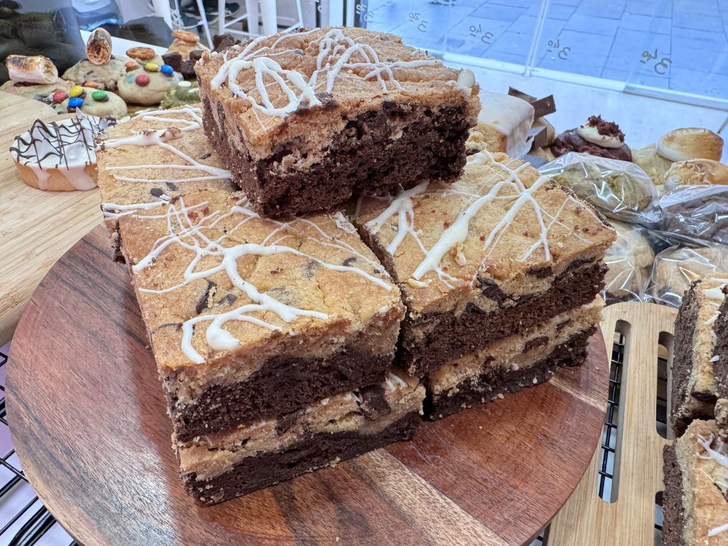 Imagen de bizcocho con chocolate de pastelería americana en Zaragoza